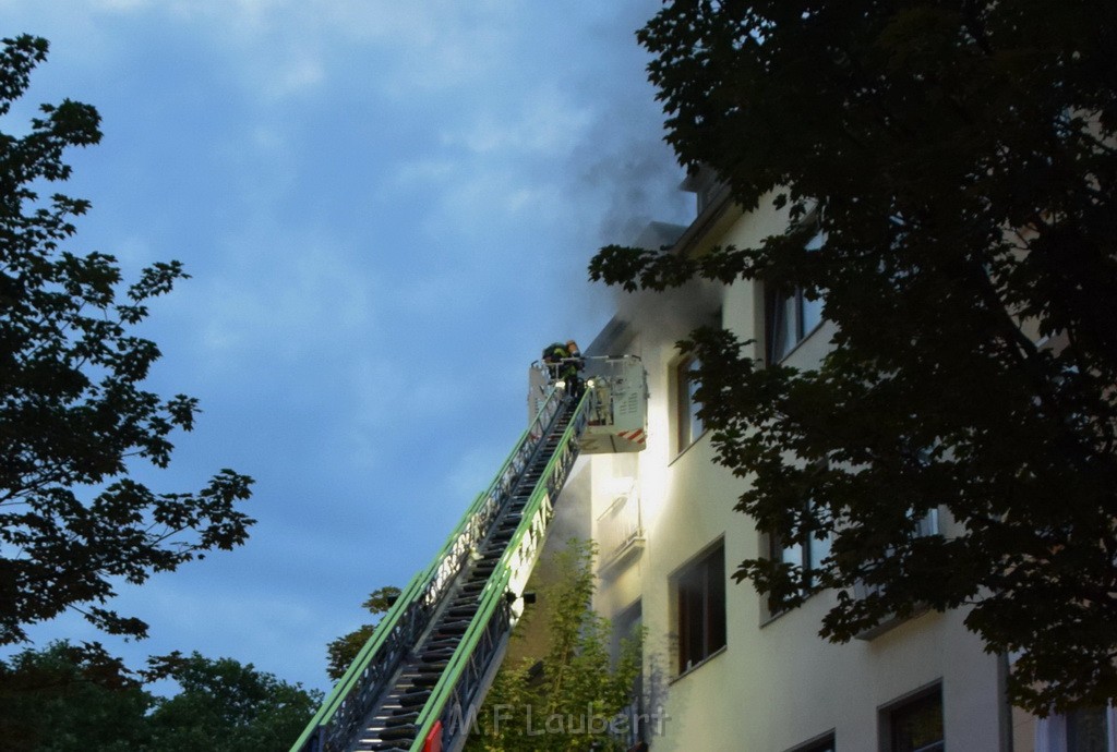 Feuer 2 Y Koeln Neustadt Sued Darmstaedterstr P007.JPG - Miklos Laubert